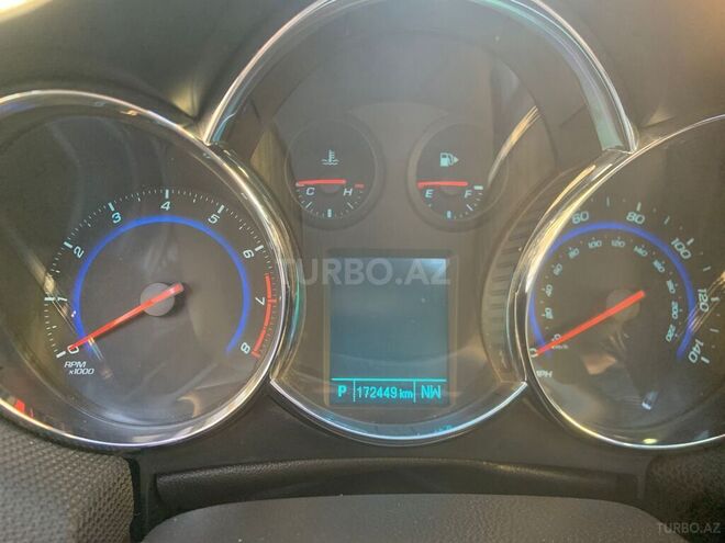 Chevrolet Cruze-9