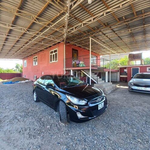 Hyundai Accent-2