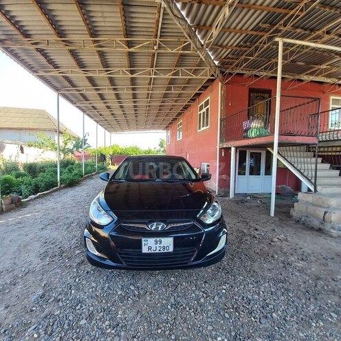Hyundai Accent-1