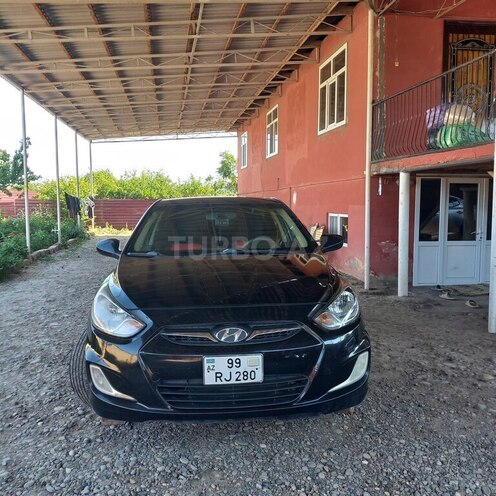 Hyundai Accent-16