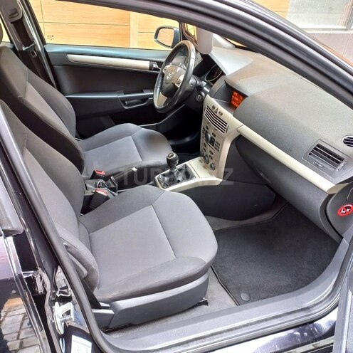 Opel Astra-10