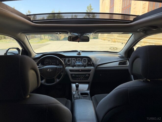 Hyundai Sonata-12