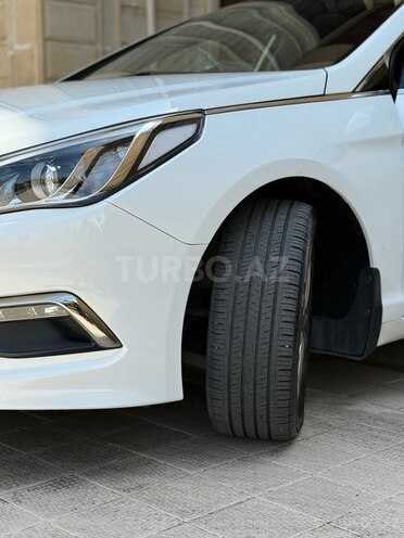 Hyundai Sonata-11