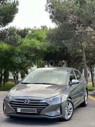Hyundai Elantra-2