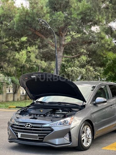 Hyundai Elantra-8