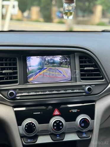 Hyundai Elantra-19
