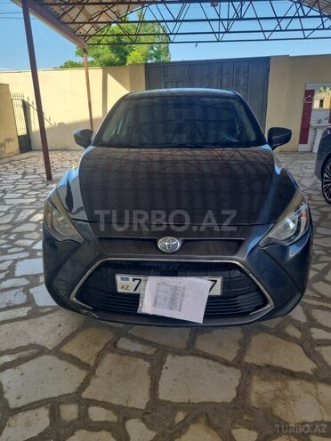 Toyota Yaris-1