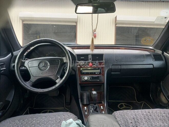 Mercedes E 250-5