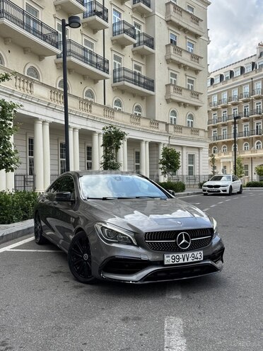 Mercedes CLA 250-1