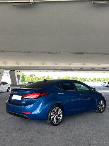 Hyundai Elantra-6