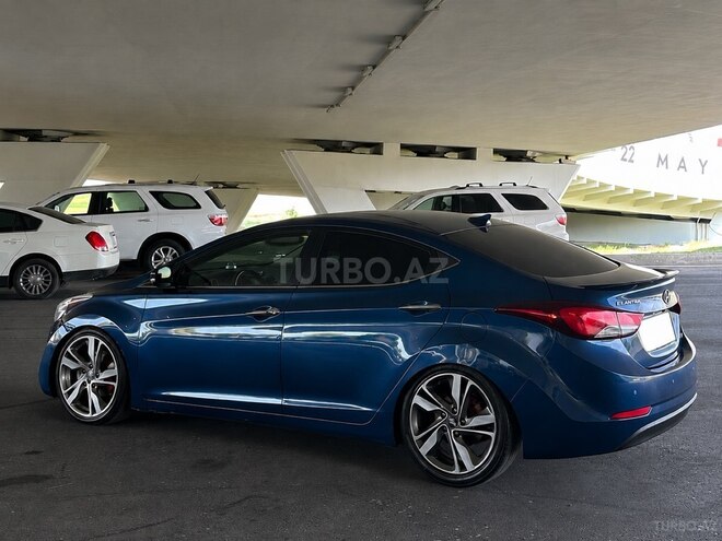Hyundai Elantra-7