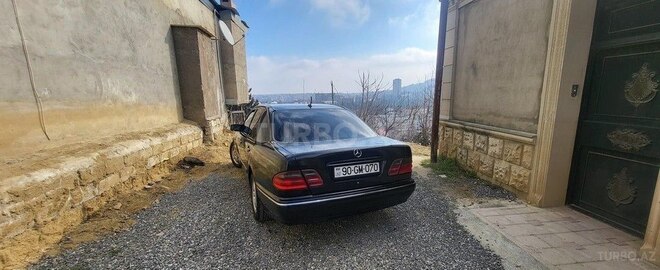 Mercedes E 280-2