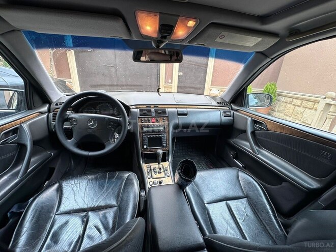Mercedes E 280-9