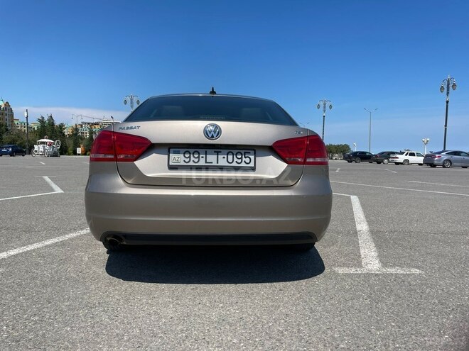 Volkswagen Passat-4