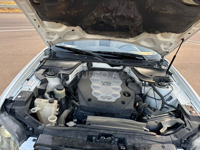 Infiniti FX35-11