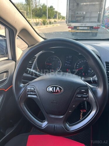 Kia Cerato-5