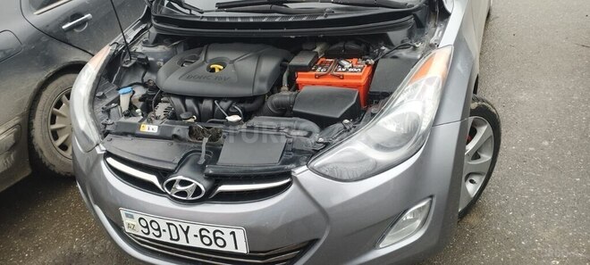 Hyundai Elantra-3