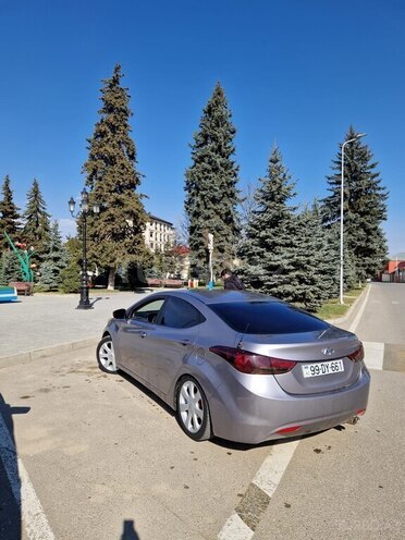 Hyundai Elantra-5
