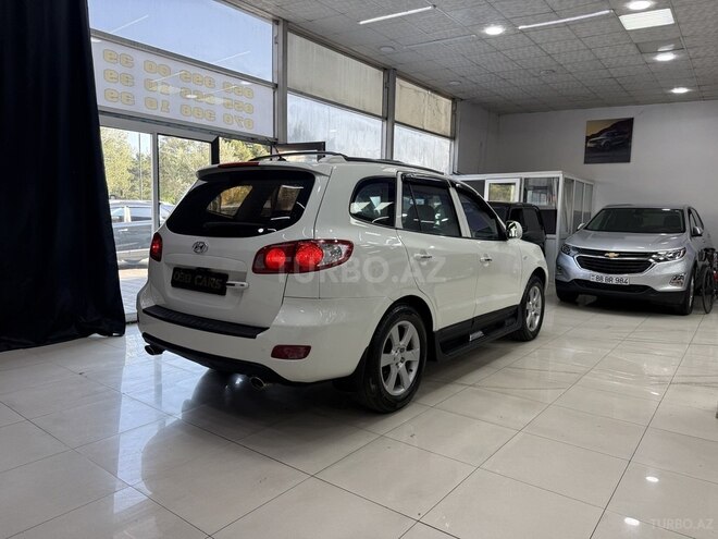 Hyundai Santa Fe-15