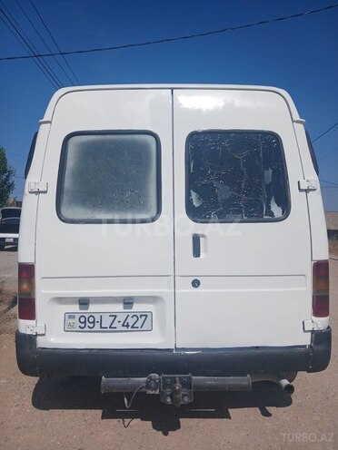 Ford Transit-5