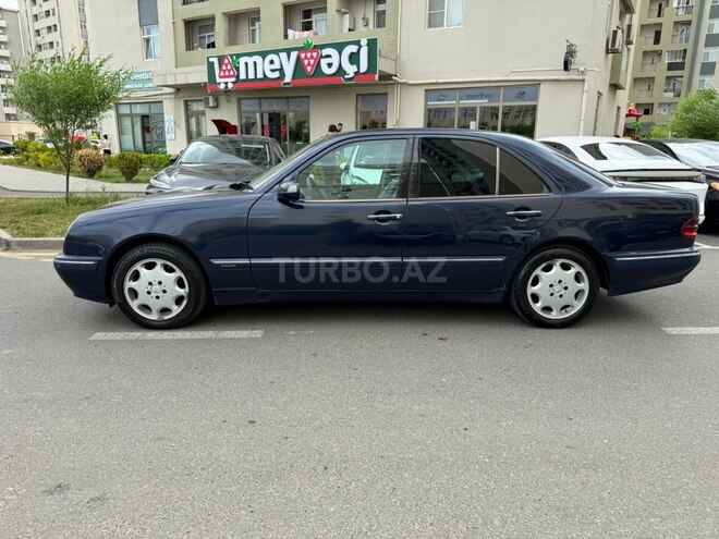 Mercedes E 220-3