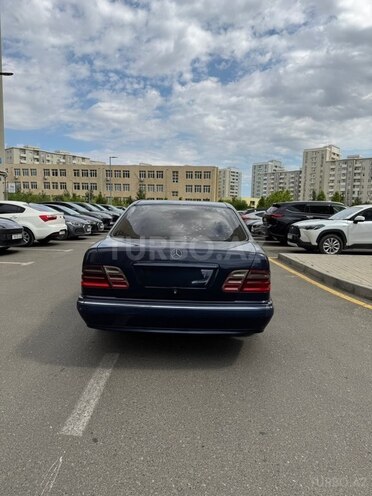 Mercedes E 220-4