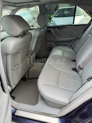 Mercedes E 220-6