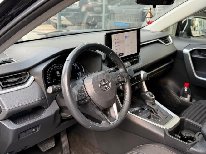 Toyota RAV4-12