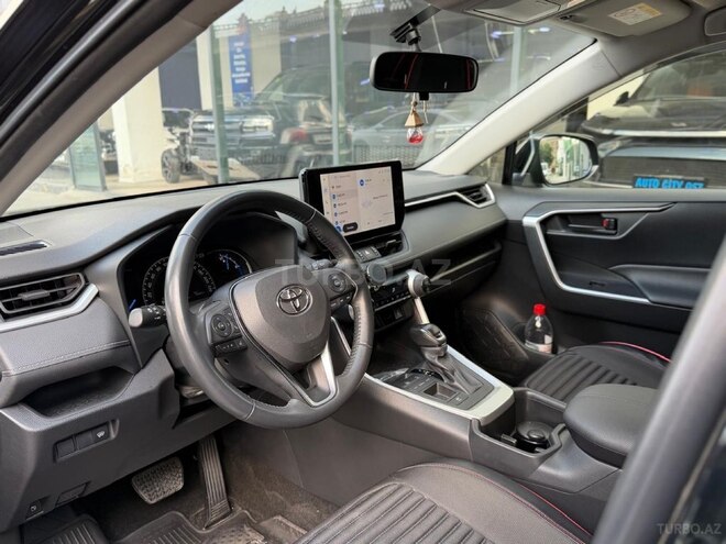 Toyota RAV4-9