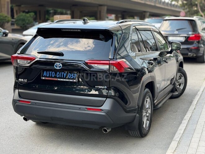 Toyota RAV4-6