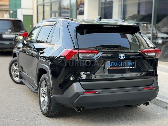 Toyota RAV4-5
