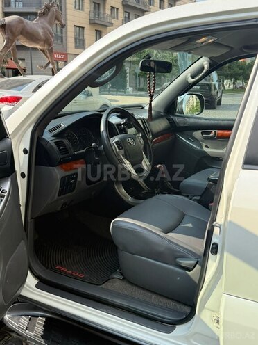 Toyota Land Cruiser Prado-9