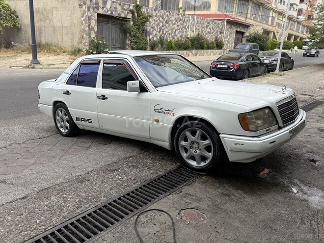 Mercedes E 250-1