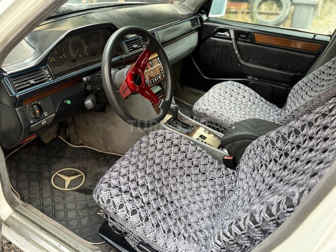 Mercedes E 250-8