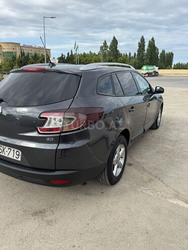 Renault Megane-6