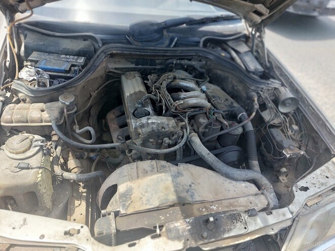 Mercedes 200 D-9