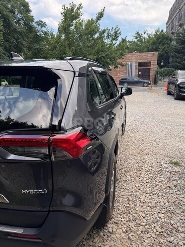 Toyota RAV4-8