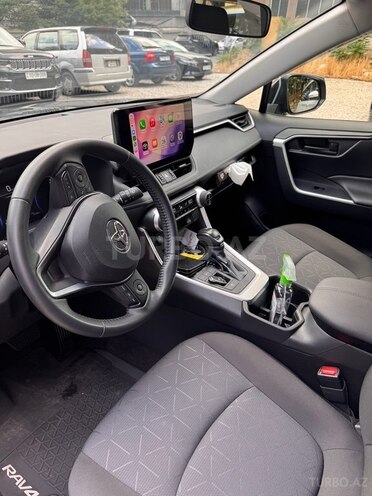 Toyota RAV4-10