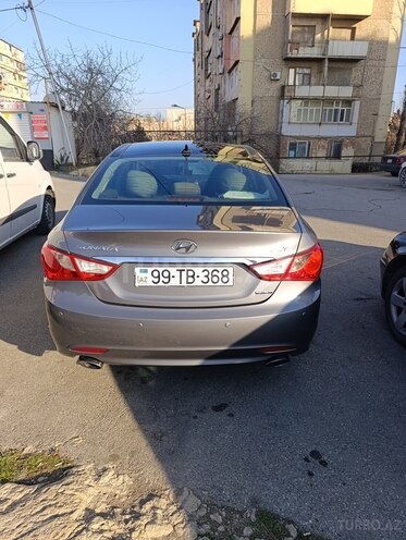 Hyundai Sonata-8