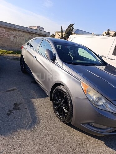 Hyundai Sonata-4