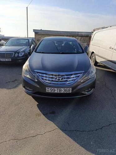Hyundai Sonata-1