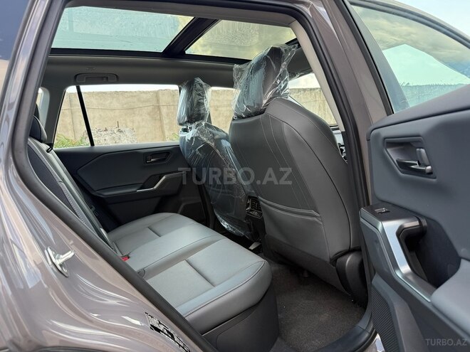 Toyota RAV4-24