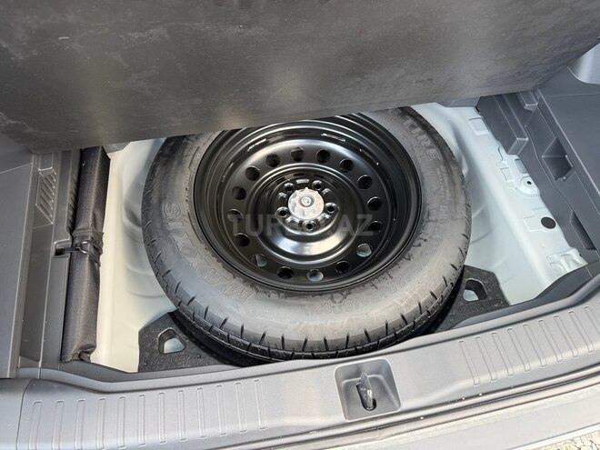 Toyota RAV4-32