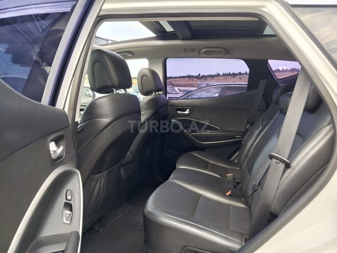 Hyundai Santa Fe-13
