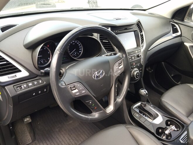 Hyundai Santa Fe-15