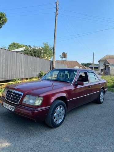 Mercedes E 300-2