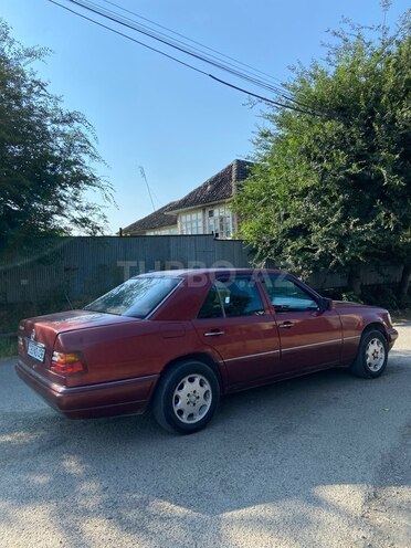 Mercedes E 300-5