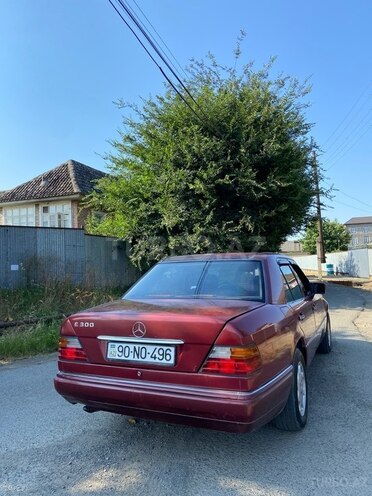 Mercedes E 300-4