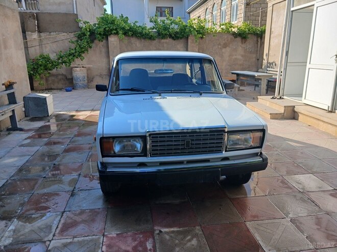 LADA (VAZ) 2107-1