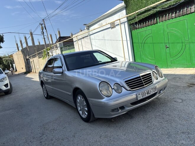 Mercedes E 220-2
